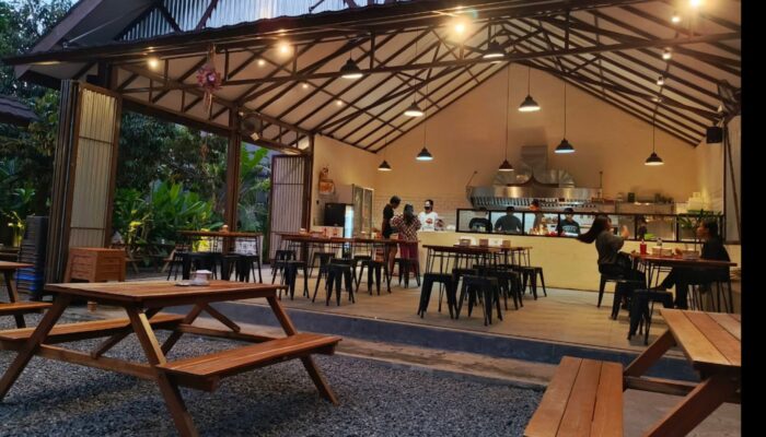 Tempat Makan Mojos Burger